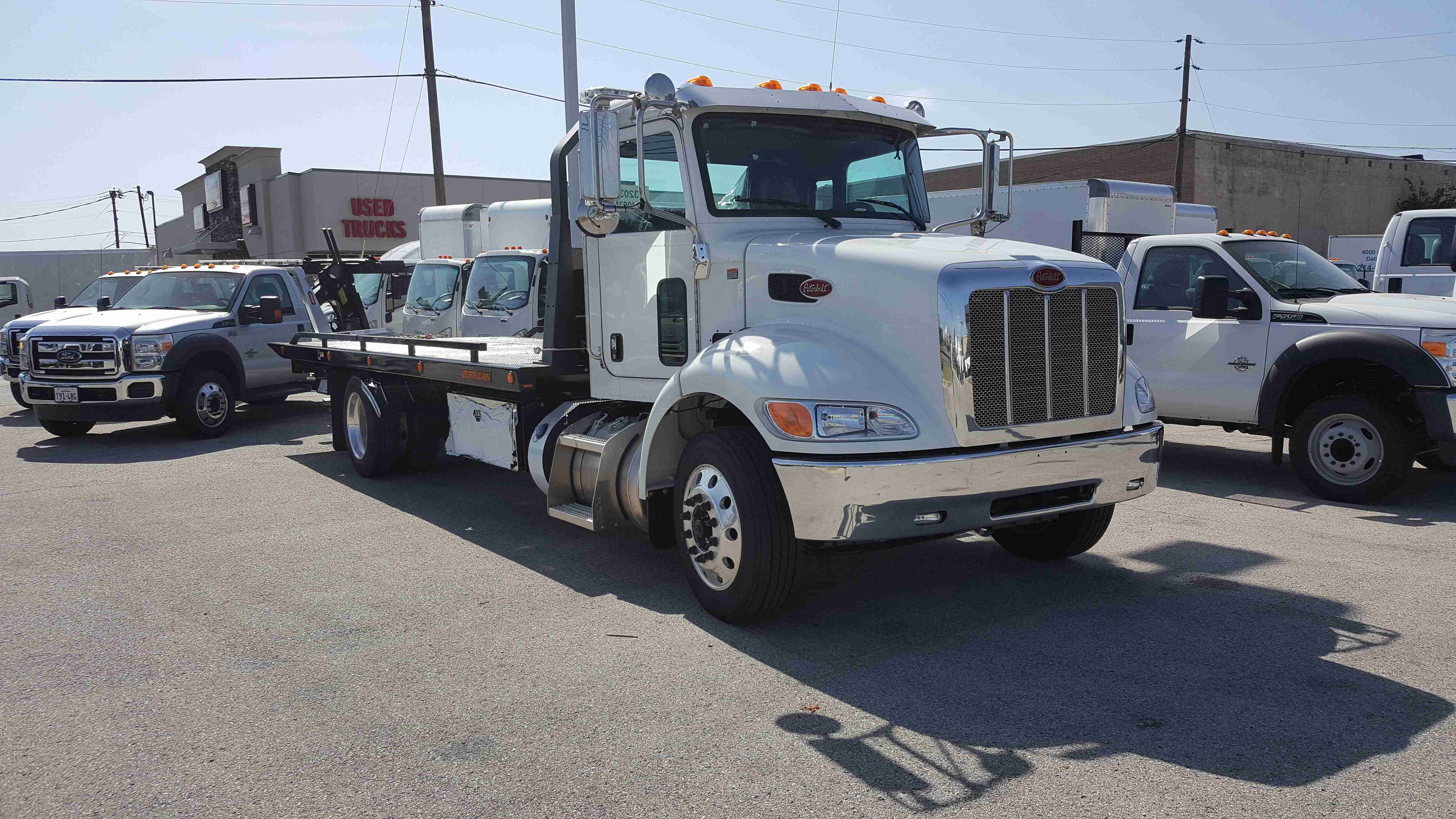 Tow truck in garland
